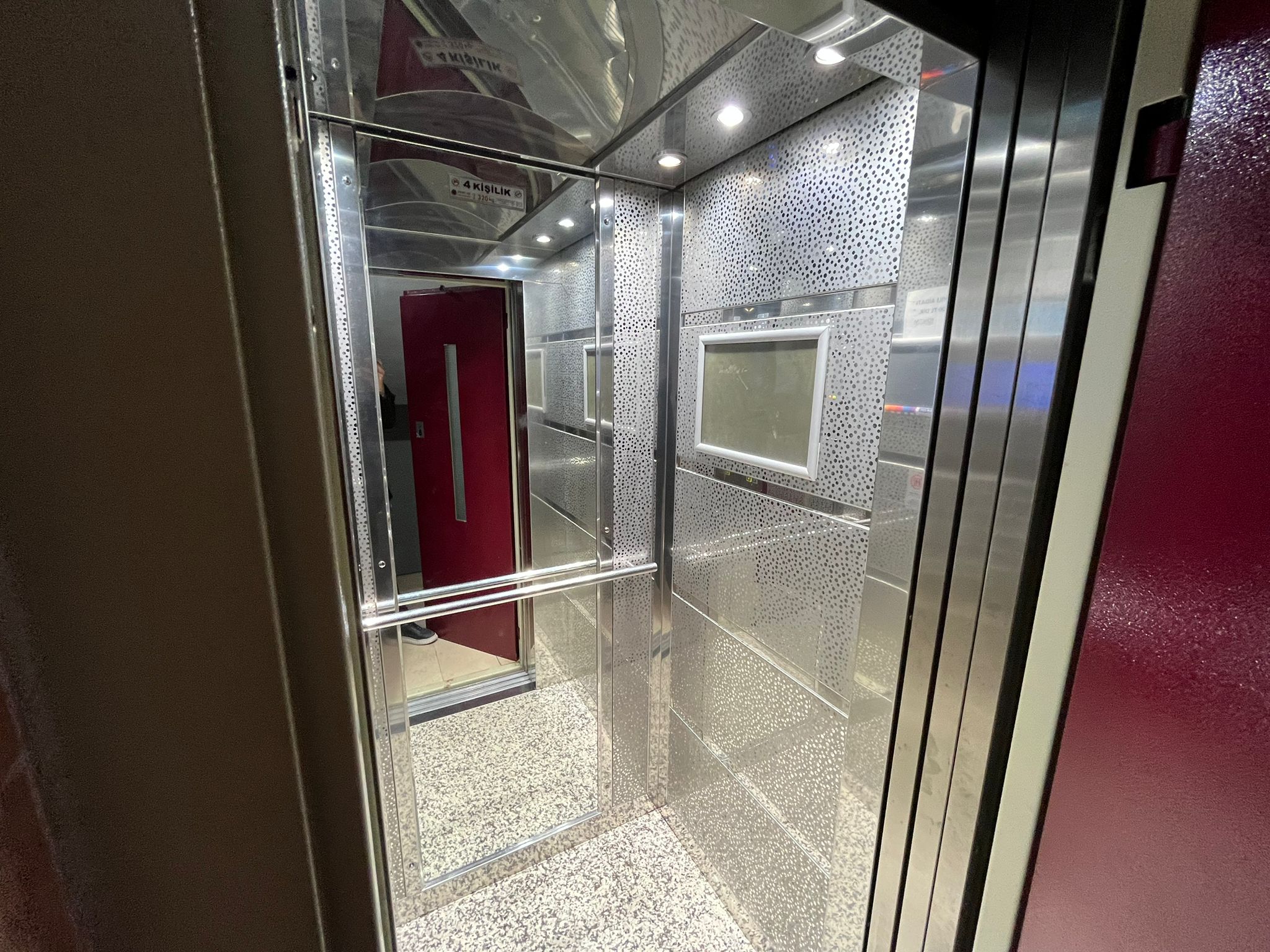 ÇUKURÇAYIR'DA 3+1 KİRALIK DAİRE